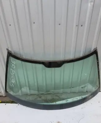 Saab 9-5 Front windscreen/windshield window 