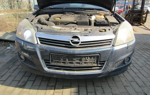 Opel Astra H Front grill 