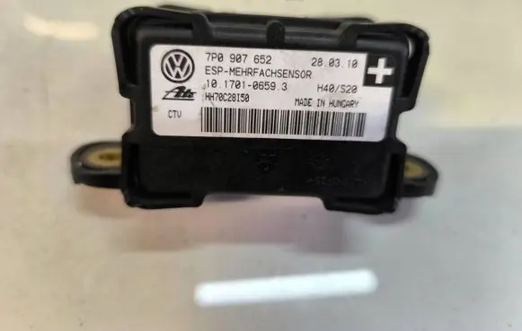 Volkswagen Touareg II ESP acceleration yaw rate sensor 7P0907652 HH70C28150 10170106593