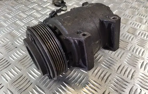 Volvo XC90 Air conditioning (A/C) compressor (pump) 30761888