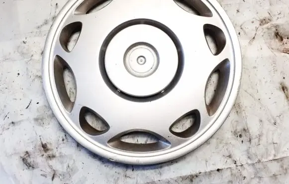 BMW 3 E36 R15 wheel hub/cap/trim 36131180104