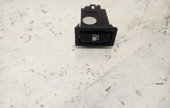 Toyota Avensis T250 Fuel tank opening switch 156795