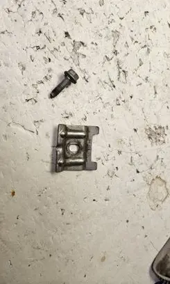 Battery bracket