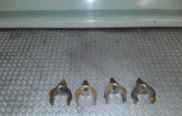 BMW 3 E90 E91 Fuel Injector clamp holder 