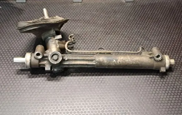 Ford Mondeo Mk III Steering rack 1S7C3200EE