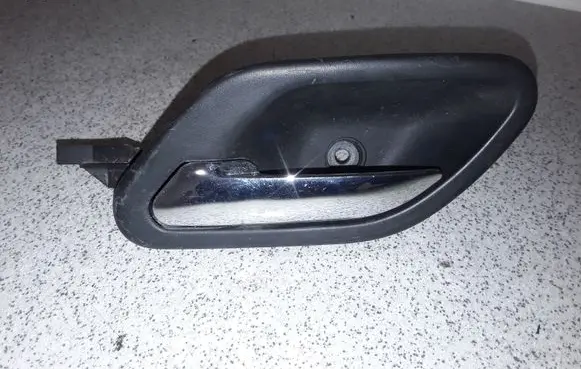 BMW 5 E39 Front door interior handle 8226049