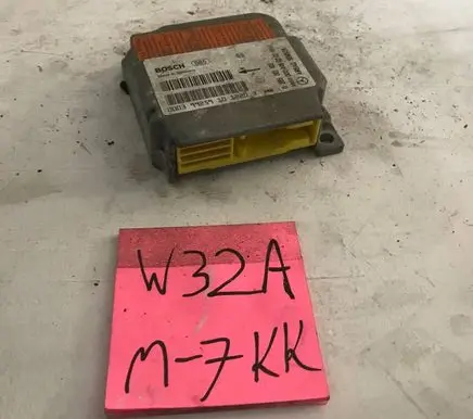 Mercedes-Benz Vito Viano W638 Airbag control unit/module 0285001105 992591012 0004460242