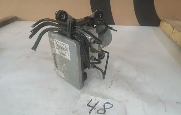 BMW 5 G30 G31 G38 ABS Pump 6887497 6887498