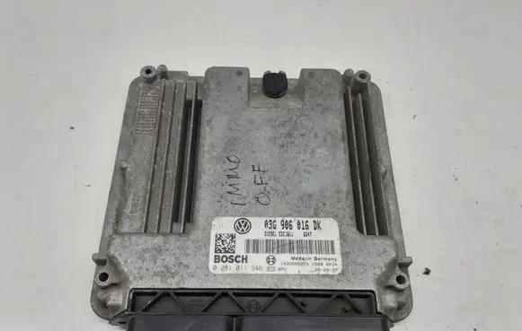 Volkswagen Touran I Engine control unit/module 03G906016DK EDC16U1 0281011946
