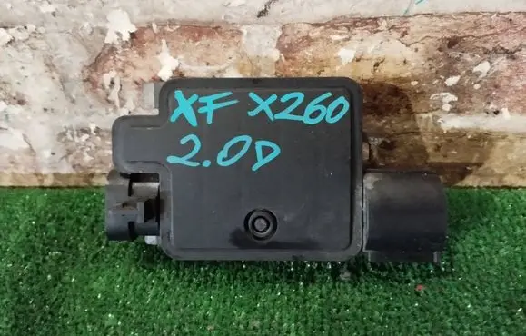 Jaguar XF X260 Coolant fan relay 940013003 990000587716
