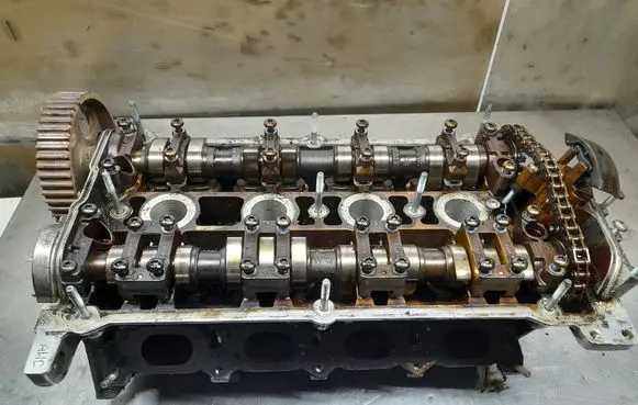 Audi A4 S4 B7 8E 8H Engine head 058103373D
