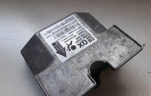 Opel Zafira B Airbag control unit/module 13246046