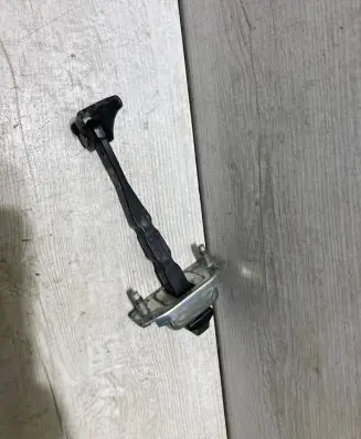 Renault Clio V Front door check strap stopper