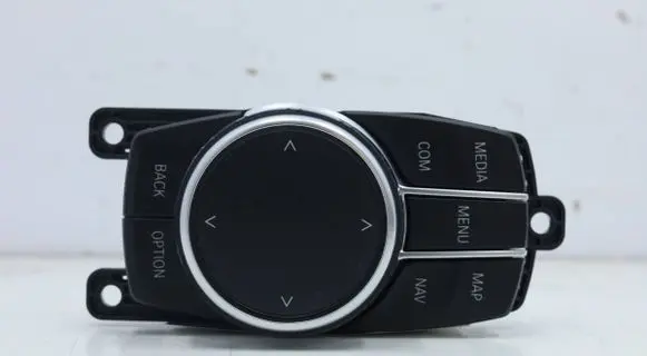 BMW 5 G30 G31 G38 Head unit multimedia control 6829079