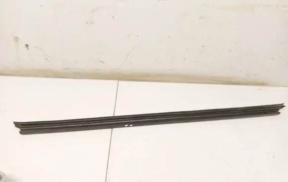 Mercedes-Benz E W211 Front door glass trim molding 