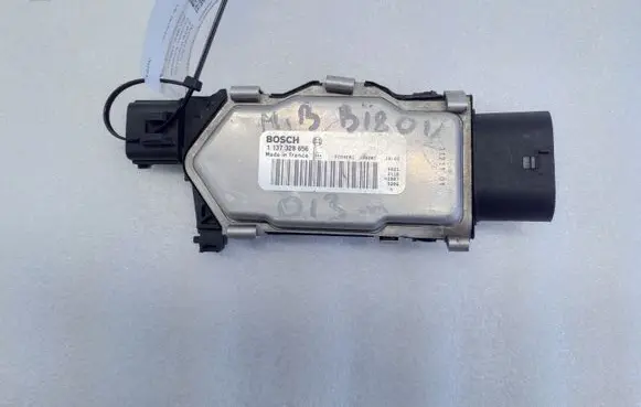 Mercedes-Benz B W246 W242 Fan control module 1137328656