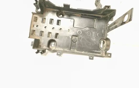 Chevrolet Trax Battery bracket 95933269