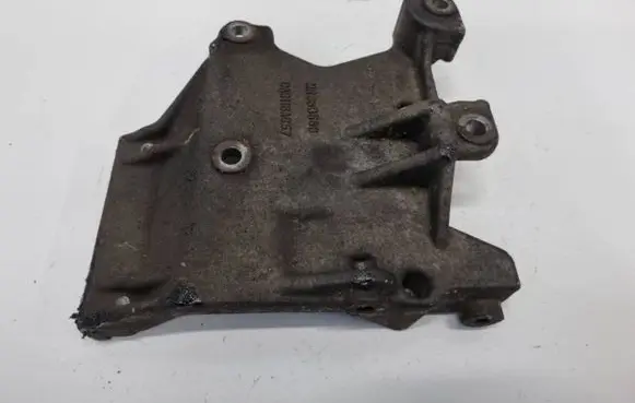 Mitsubishi Lancer Engine mounting bracket MR360566 CAB116A057