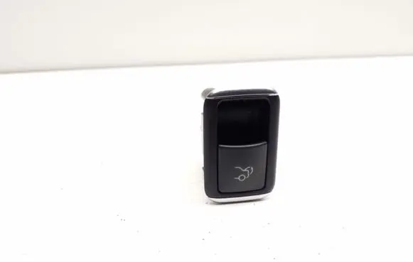 Mercedes-Benz C W204 Tailgate opening switch A2129059200
