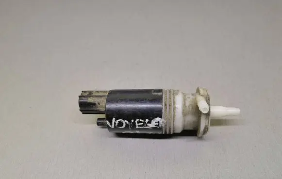 Chrysler Voyager Windscreen/windshield washer pump L3023C