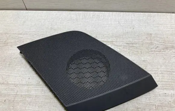 Side speaker trim/cover