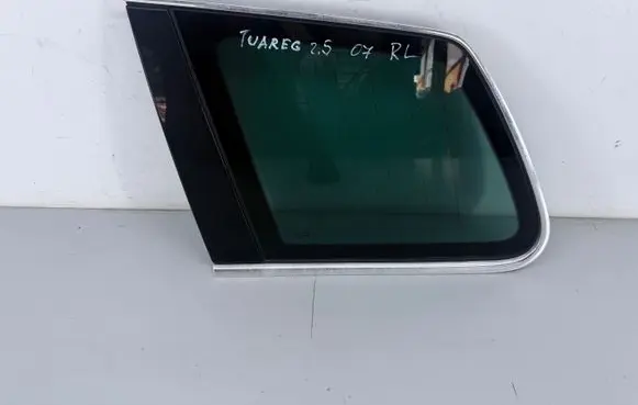 Volkswagen Touareg I Rear side window 7L6845297