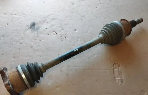 Infiniti G37 Rear driveshaft