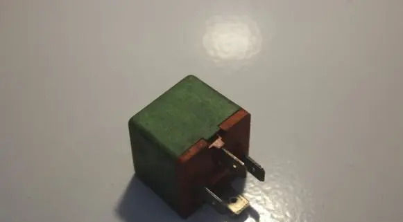 Ford Mondeo MK II Other relay 113134