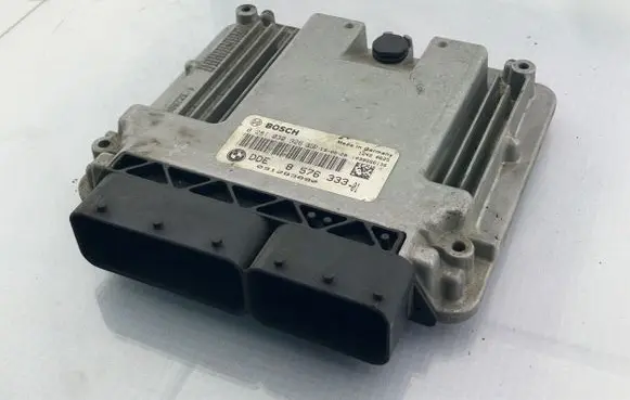 BMW 5 F10 F11 Engine control unit/module 8576333 031283890 1039S66135