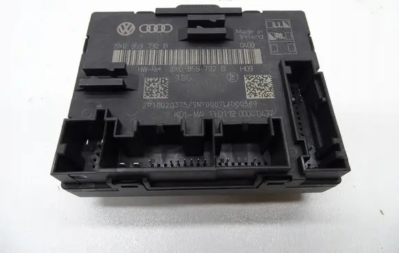Audi A1 Door control unit/module 8X0959792B