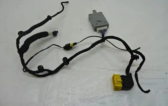 Citroen C4 II Picasso Seat heating relay 9802982280