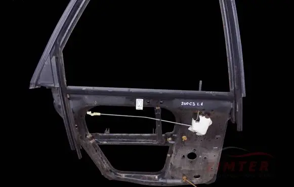 Audi 200 Rear door window/glass frame 