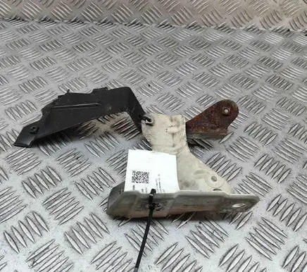 Volkswagen New Beetle Fender mounting bracket 1C0805074 1C0805073C
