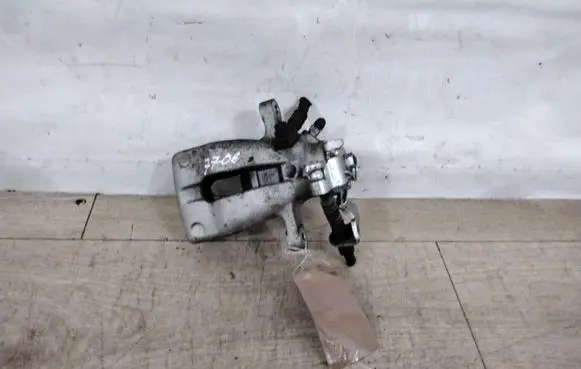 Opel Astra H Rear brake caliper