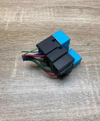 Toyota RAV 4 (XA30) Fuse box set 9098702027 1667002870 WithPlug