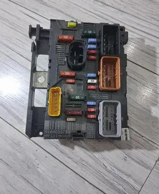 Peugeot 207 BSM Control unit 9664055780