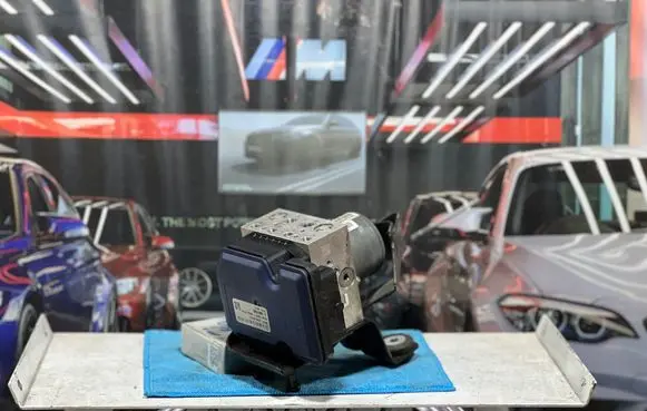Mercedes-Benz GLE AMG (W166 - C292) ABS Pump A1669013400