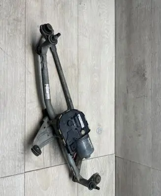 Front wiper linkage and motor