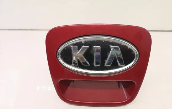 KIA Rio Tailgate trim