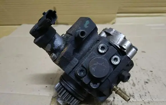 Renault Laguna II Fuel injection high pressure pump 8200690744