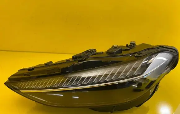 Audi A5 Headlight/headlamp 8B3941033M