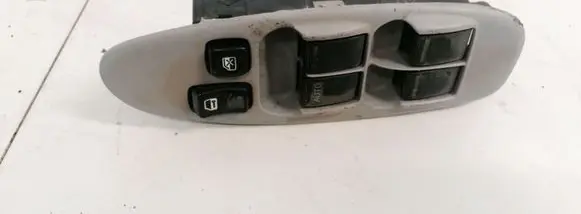 Nissan Almera Tino Electric window control switch