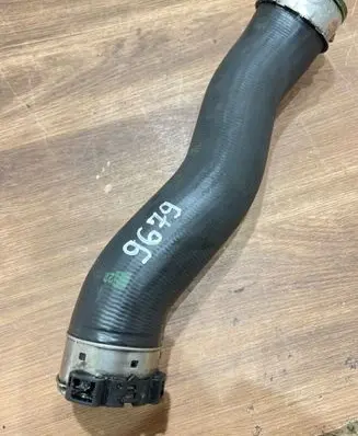 BMW 3 E90 E91 Intercooler hose/pipe 7802753