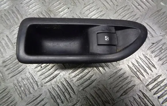 Renault Laguna II Quarter vent window switch 8200016013