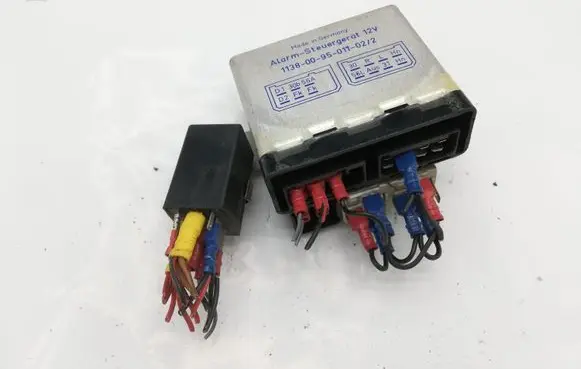 Toyota Avensis Verso Alarm control unit/module 1138009501102