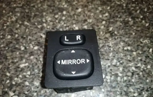 Toyota Yaris Wing mirror switch 183574