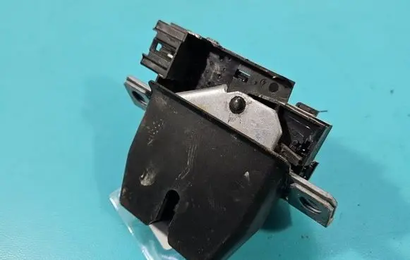 Ford Focus Tailgate/trunk/boot lock/catch/latch DS7A-N442A66-AD IMPRK1536468