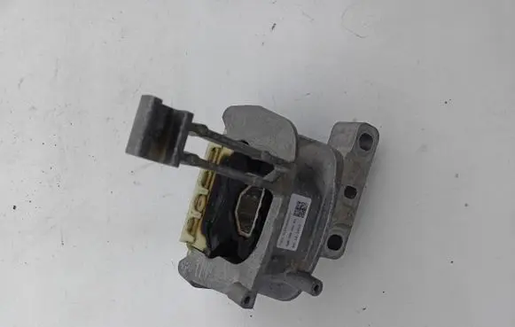 Volkswagen Polo VI Engine mount bracket 2Q0199262BJ