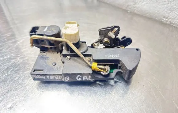 Opel Frontera B Rear door lock 16634324 9069013