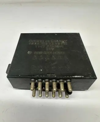 Mercedes-Benz 380 560SEC C126 Other relay 0008220303 A0008220303